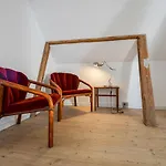 Eight-bedroom In