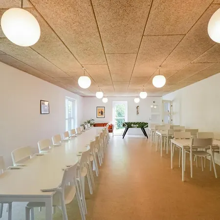 Fantastisk Hus Med 8 Soveværelser I Glesborg