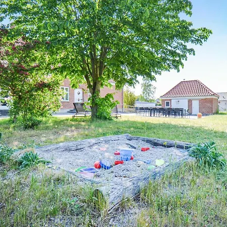 8 Bedroom Beautiful In Glesborg