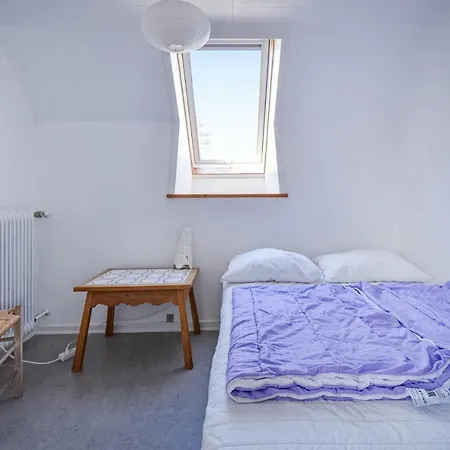 Eight-bedroom In Holiday home *