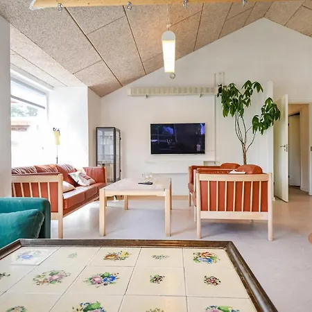 Feriehus Fantastisk Hus Med 8 Soveværelser I Glesborg *