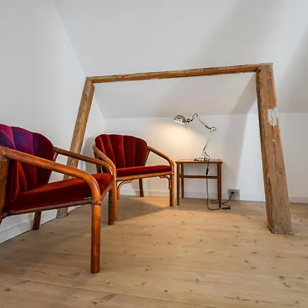 8 Bedroom Awesome Home In Glesborg