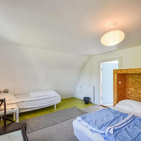 Holiday home Eight-bedroom In
