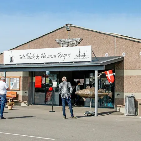 Eight-bedroom In Holiday home Glesborg