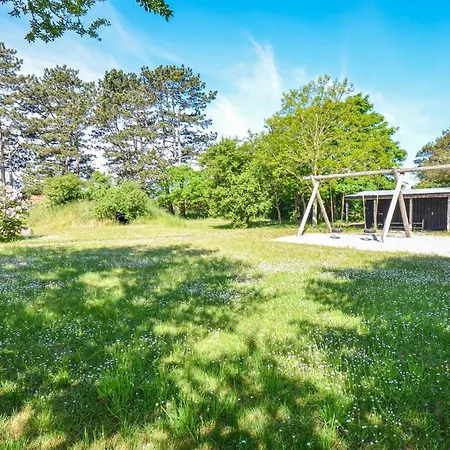 別荘 Eight-bedroom In *